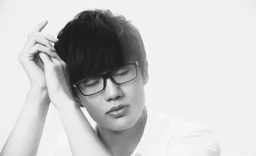 为歌而生!许嵩一个音乐榜单前三甲的歌手,不宣传不炒作!_作品_主题曲_