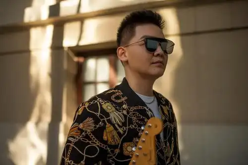 唱作人潘高峰520告白单曲《在一起》甜蜜上线