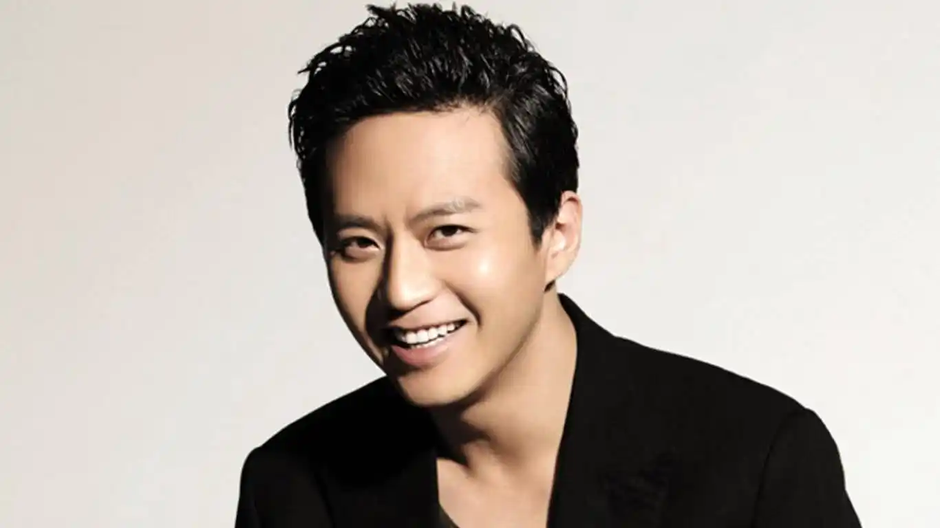 原创黄晓明邓超明争暗斗20年,却因angelababy冰释前嫌?