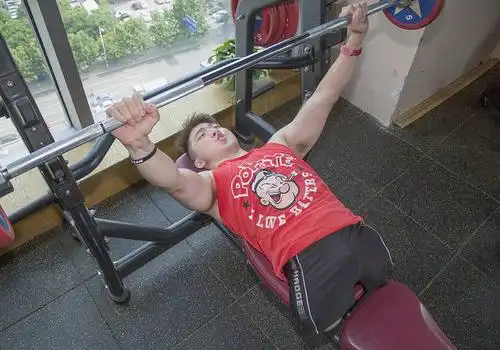 争金夺银的杜海是一个高位截肢的健身达人