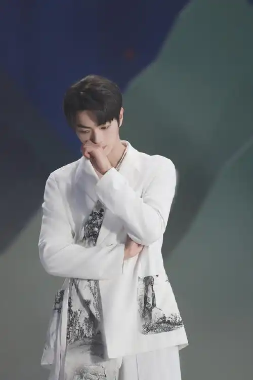 每一帧截下来都是可以做壁纸的程度,不得不说许凯和国风适配度好高呀