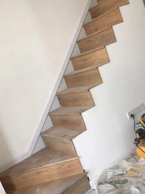 俊发loft公寓完工期待扶手安装完后的整体