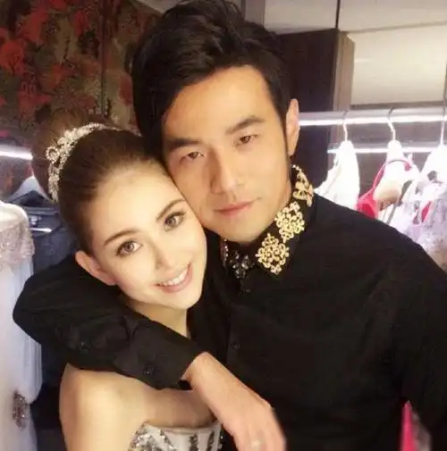 昆凌为何一直化浓妆当看到她素颜时网友周杰伦压力不大吗