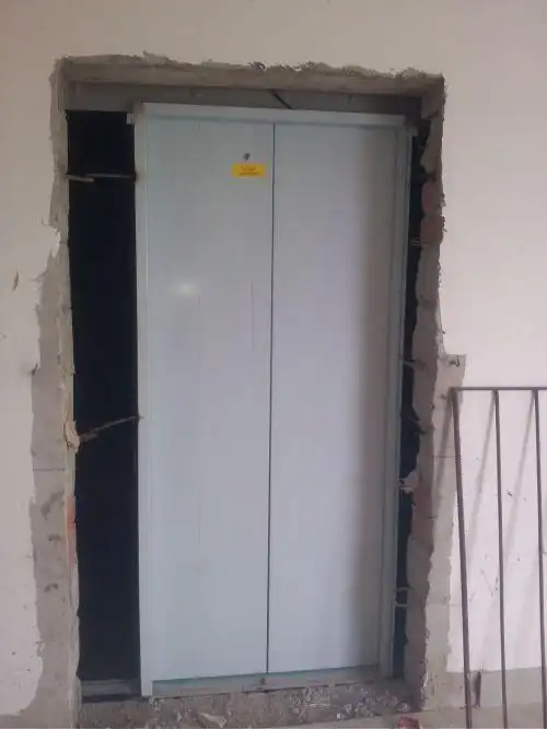 电梯层门门框与墙体连接是否有要求?具体可以查看哪个规范哪条?