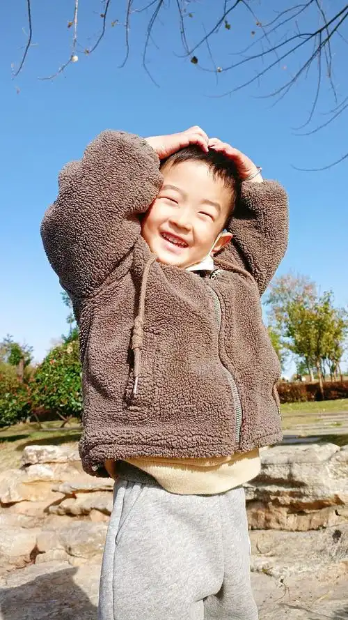 阳光可爱的小男孩 看着你一天天长大#最纯真的笑容 #我的男孩 - 抖音