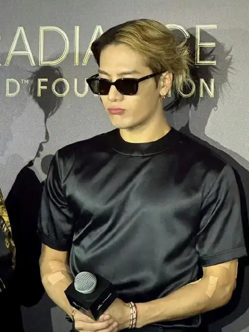 #王嘉尔好爱嘟嘴#