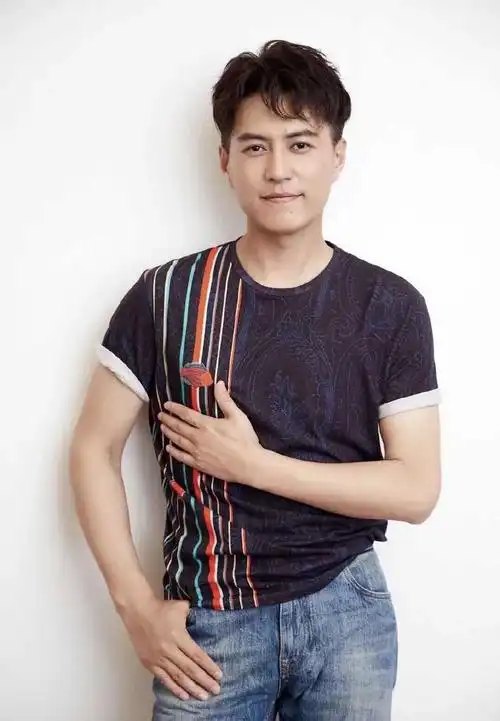 男人一旦踏入了40岁以后,就意味着整个人的容貌,身材和气质,都会发生