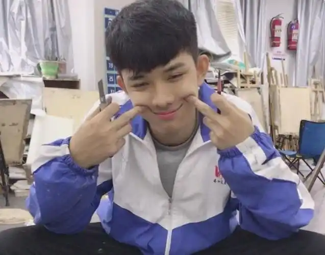 初中男生自认为超帅的行为女生却不以为意要尽量避免