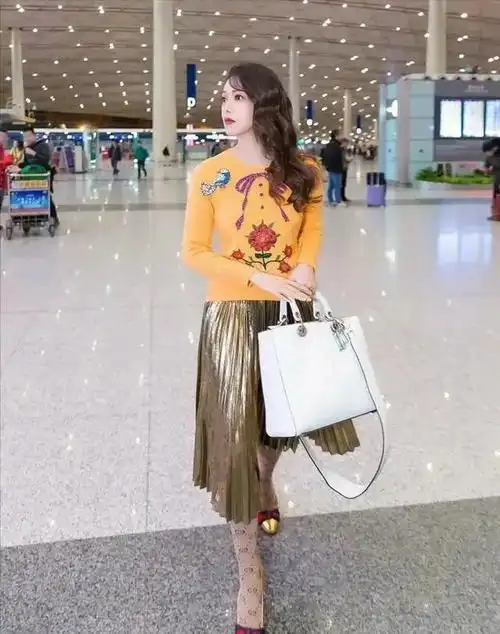 伊能静被拍真人并没那么少女但五官确实漂亮像保养很好的阿姨