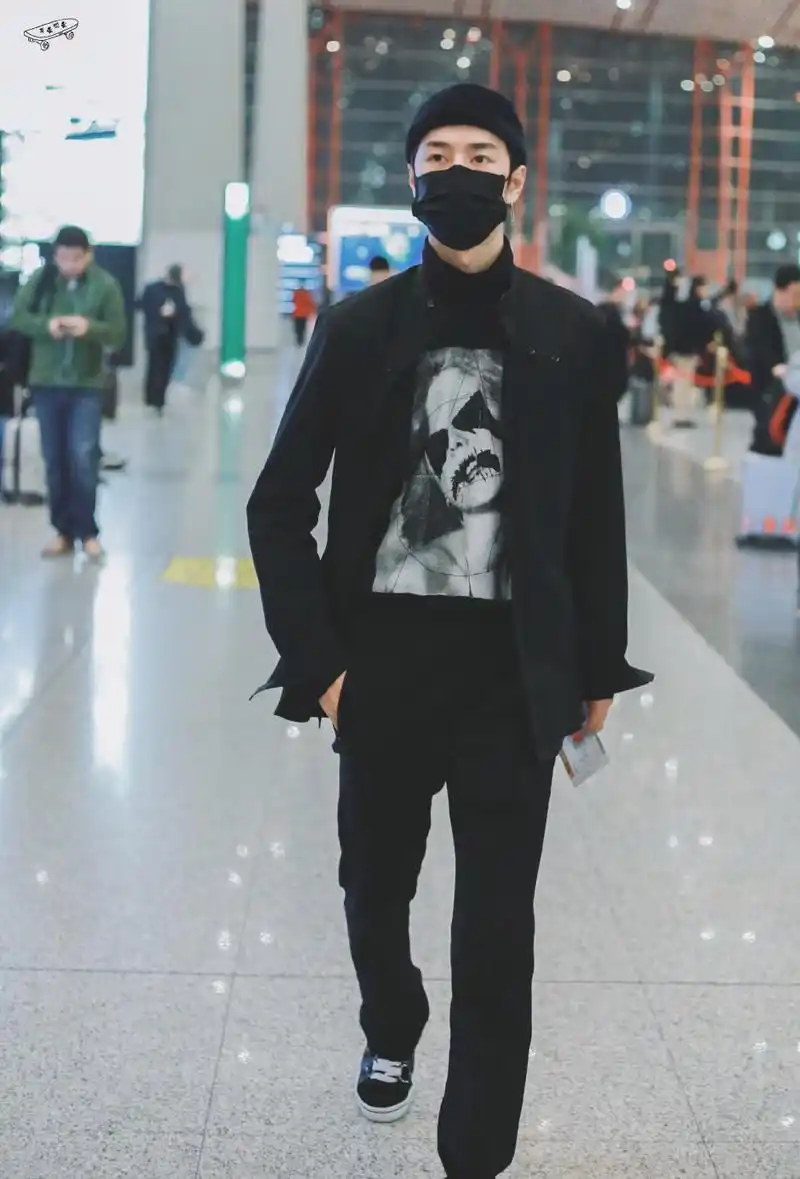 王一博私服穿搭,路人都得说一句太帅了