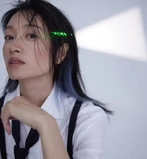 朱亚文结婚8年,妻不做饭女儿成贴心棉袄,甜蜜幸福羡煞旁人