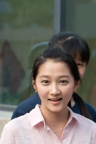 90后美女明星关晓彤最美的10张照片欣赏