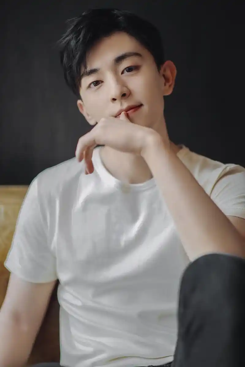 邓伦|写真里的优雅男士