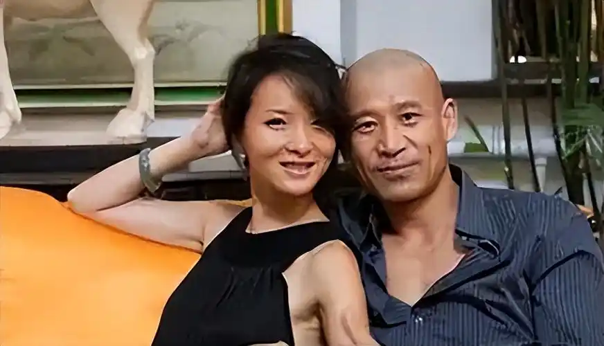 回顾师小红老婆谢兰一场车祸定情婚后生一子日子过得有滋有味