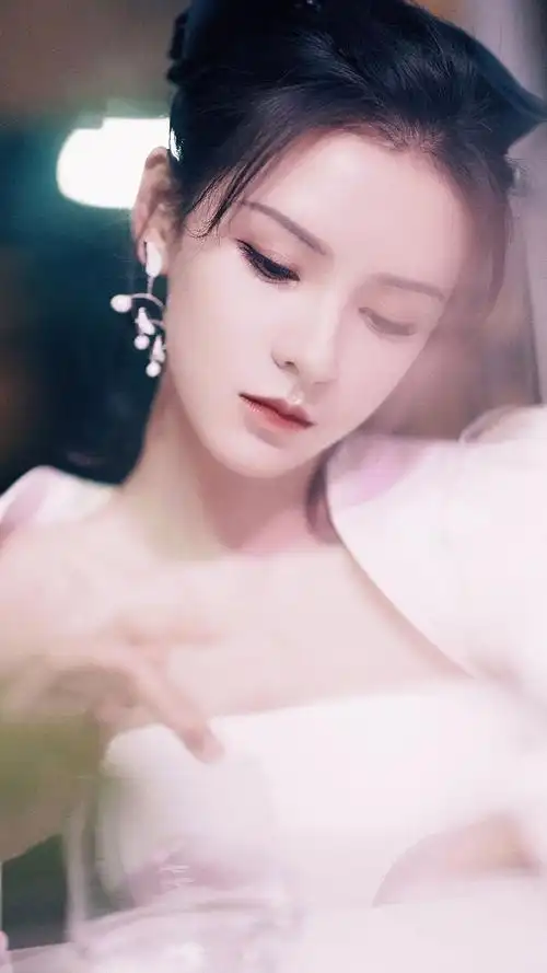 张予曦仙气光影高清手机壁纸