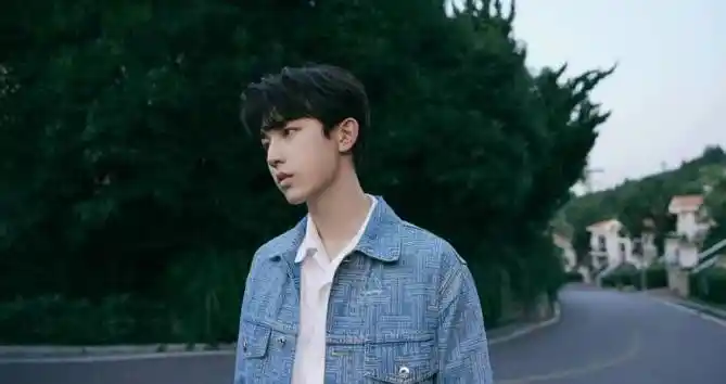 个人资料:郭俊辰联系经纪人贺涵(合作):137-2808-8500