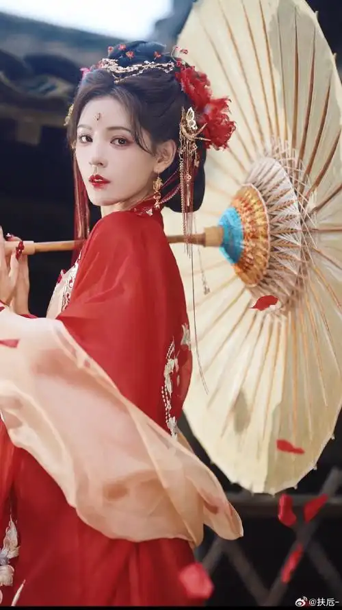 生而如诗##国风##摄影##国风大典##张予曦红衣古装美到我失语