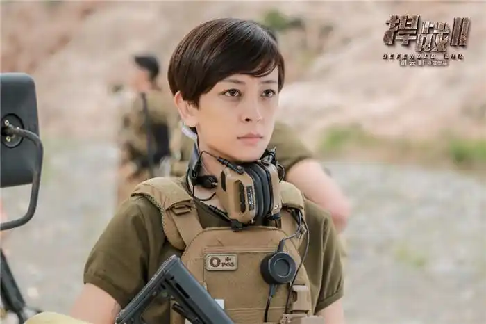 谢欣桐捍战2热血开播化身女兵展飒爽英姿