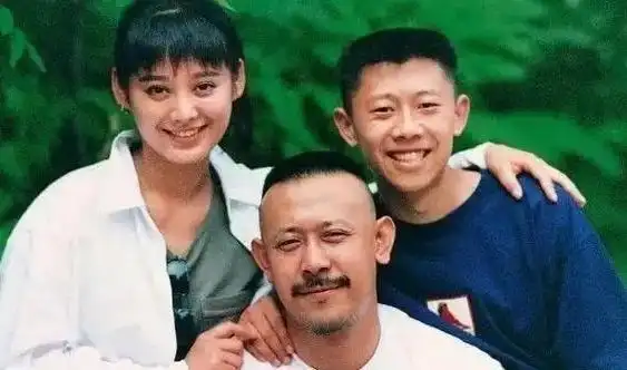 演员宁静两段失败的婚姻50岁不再纠结结不结婚