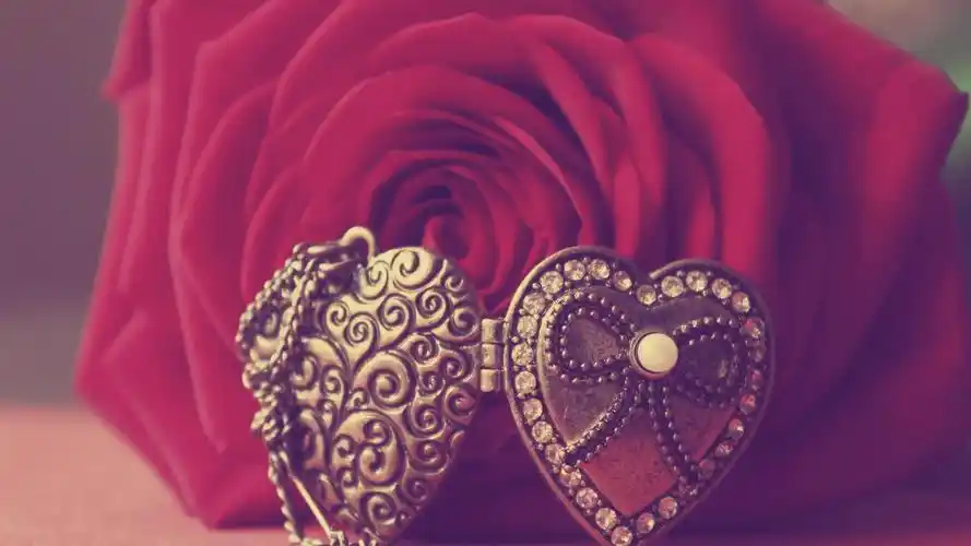 12星座:12月底,桃花运飙升,爱情如影随形的3大星座