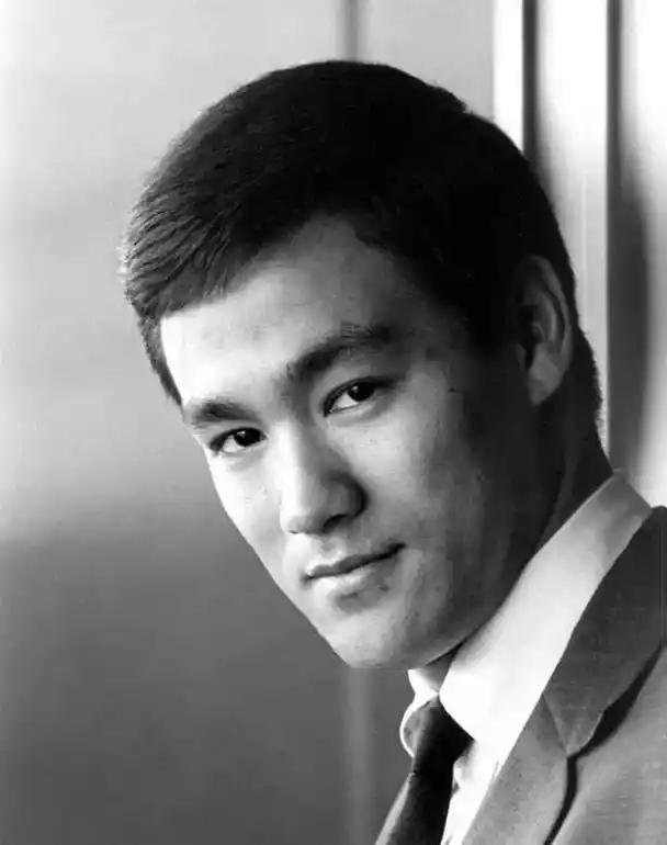 元华评价李小龙,李小龙是武术大师,而不是格式化的机械人|成龙|艺术家