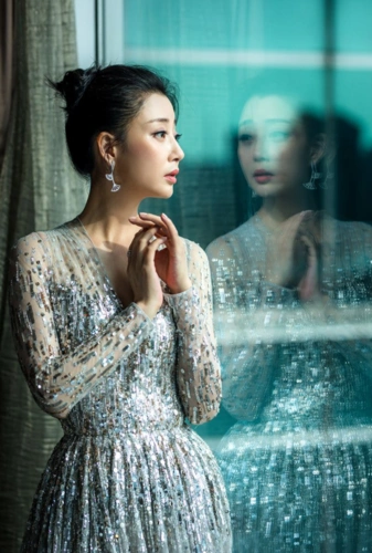 她曾迷死一大片男人,却不结婚不生孩子,今41岁甜的像个水蜜桃