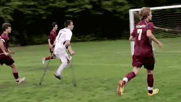 天生只有一条腿的少年和他的足球人生