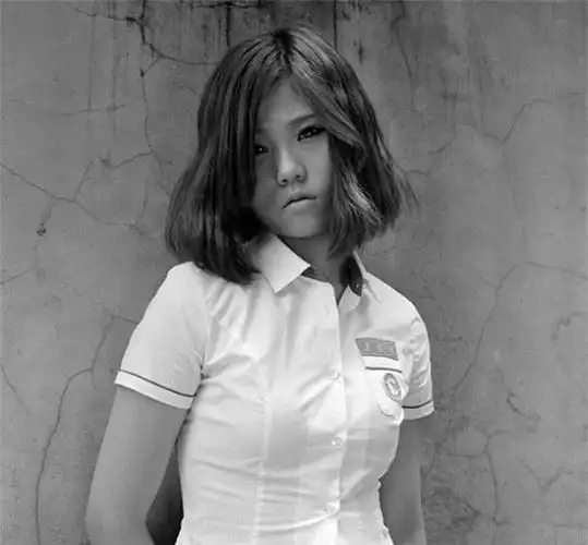 镜头下90年代韩国街头女性: 整容未流行前的韩国女人长这样子