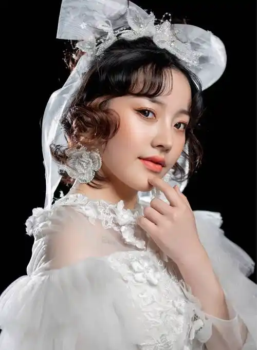 甜美白纱新娘造型