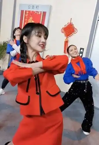 郑爽落选春晚小品传出,直拍镜头下的五官,整没整容一目了然