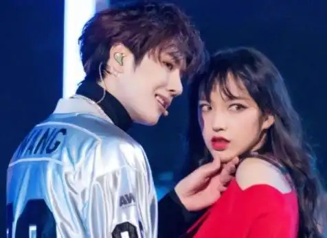 就有人说孟美岐和王一博在乐华做练习生时就已经在一起了