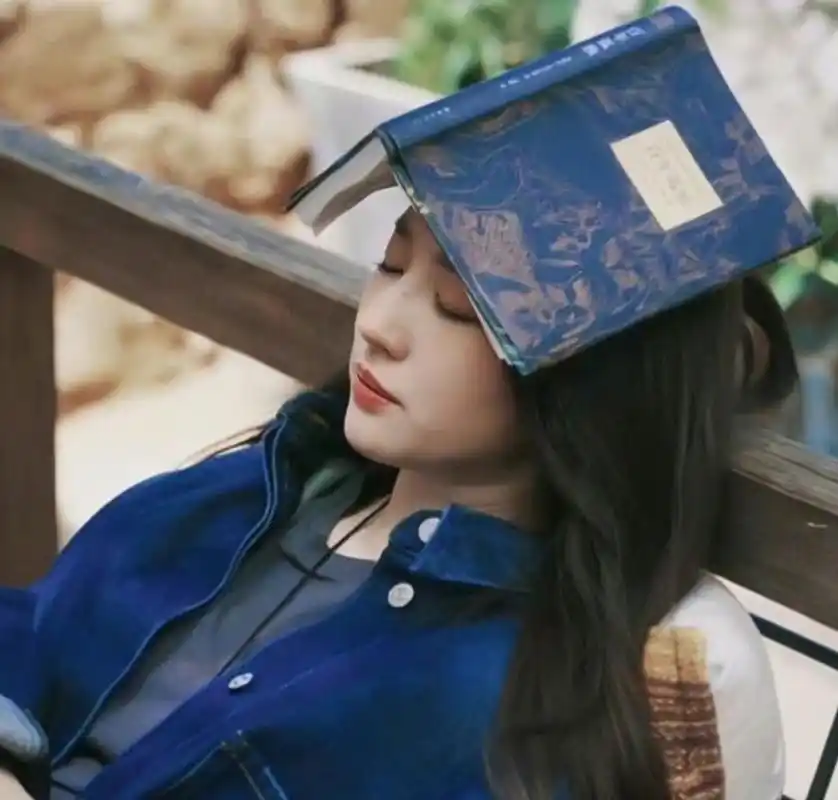 刘亦菲不愧是头像大户一周七天不带重样的,又要再看一遍《去有风的