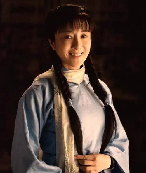 李依晓近照,她非常的漂亮,戏里狠,戏外萌,李依晓真的不止一面