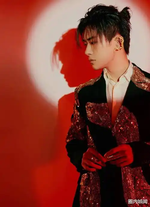 易烊千玺被曝将有个人综艺,节目核心被指无看点?_电影_网友_性格