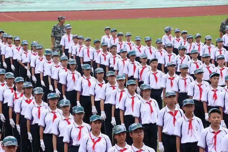 遇见更好的自己———记瑞安市安阳中学2019级11班军训