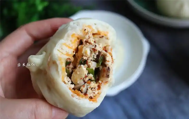 这素馅包子,你一定要试试,比肉包更鲜香,吃一次就爱上!