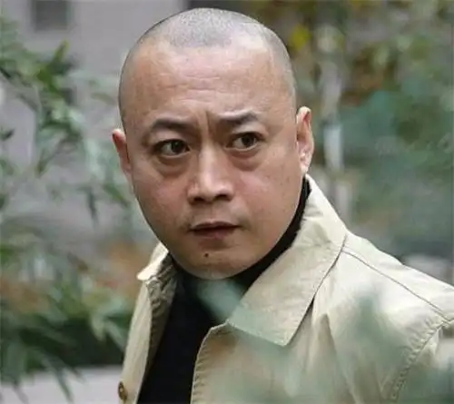 他是征服里刘华强原型不知是谁打伤弟弟他杀光了所有仇家