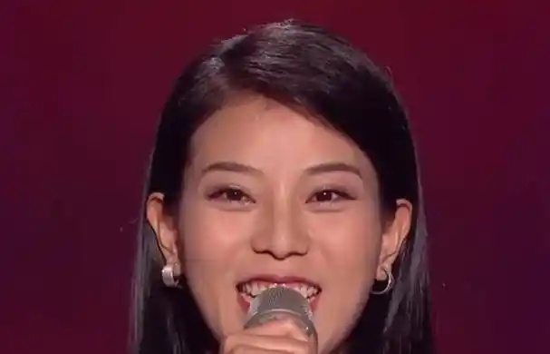 《中国好声音》抢人大战尴尬一幕,哈林无人问津,那英却最受欢迎