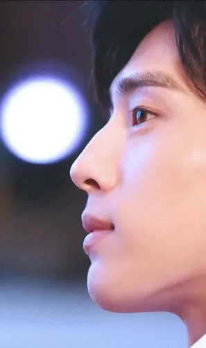 完美侧颜 井柏然