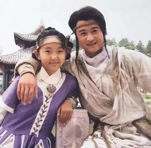 《小李飞刀》23年,演员境况唏嘘,焦恩俊再遇婚变,龙小云已长大_贾静雯