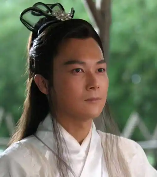 曾是电视当红男演员,患病后靠打抗生素生活,今45岁未婚却有4子_王灿