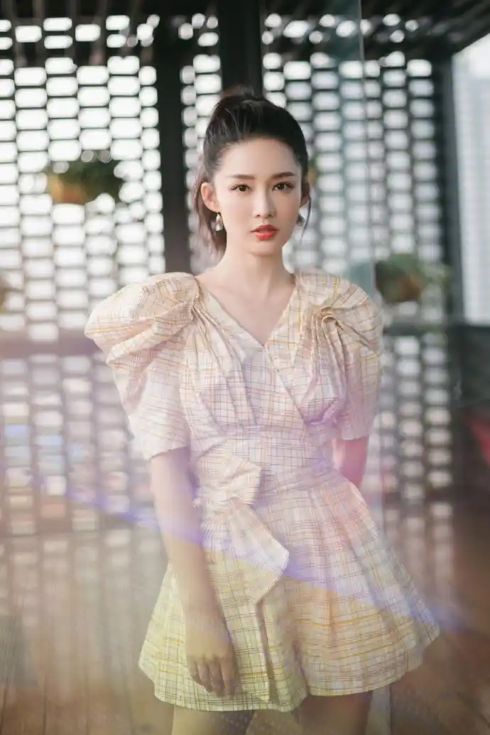 李沁仙气甜美活动写真图片