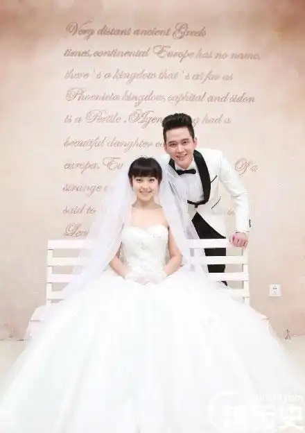 张佳宁与帅哥幸福相依浪漫婚纱照17