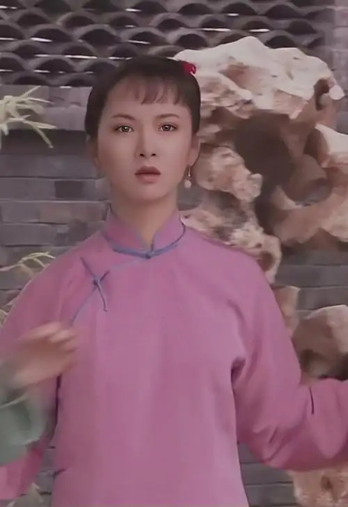 香秀开始想做大宅门的正房太太,想掌权.