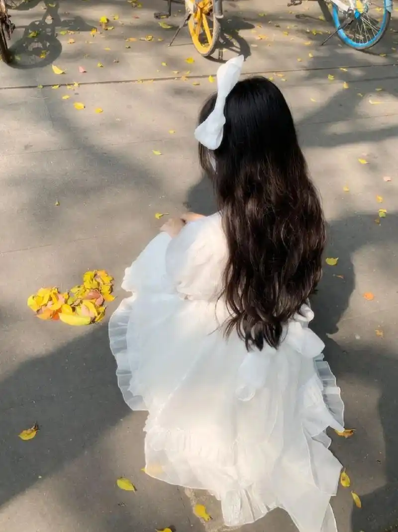 真的很喜欢长头发 长头发果然很适合拍背影,显得好温柔
