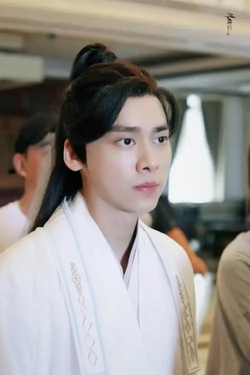 [消息]李易峰《最后的赢家》录制路透分享 白衣古装扮相是仙子落入