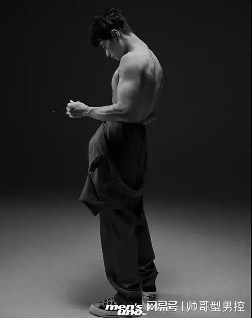 又一枚男星被风度拍了曹骏的身材居然这么好