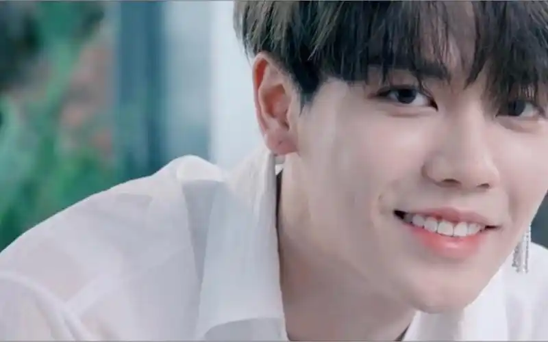 【你的笑容像春风拂过脸庞】// 林彦俊//酒窝男孩_哔哩哔哩_bilibili