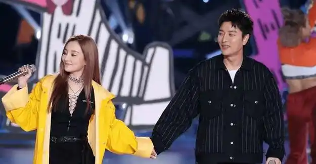 李小璐新瓜太离谱网友贾乃亮给她戴绿帽子还不够吗