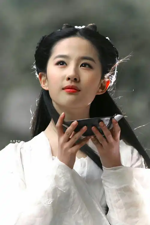 星鲜事##刘亦菲17岁跑步旧照#  让人不禁想起当年惊为天人的小龙女!